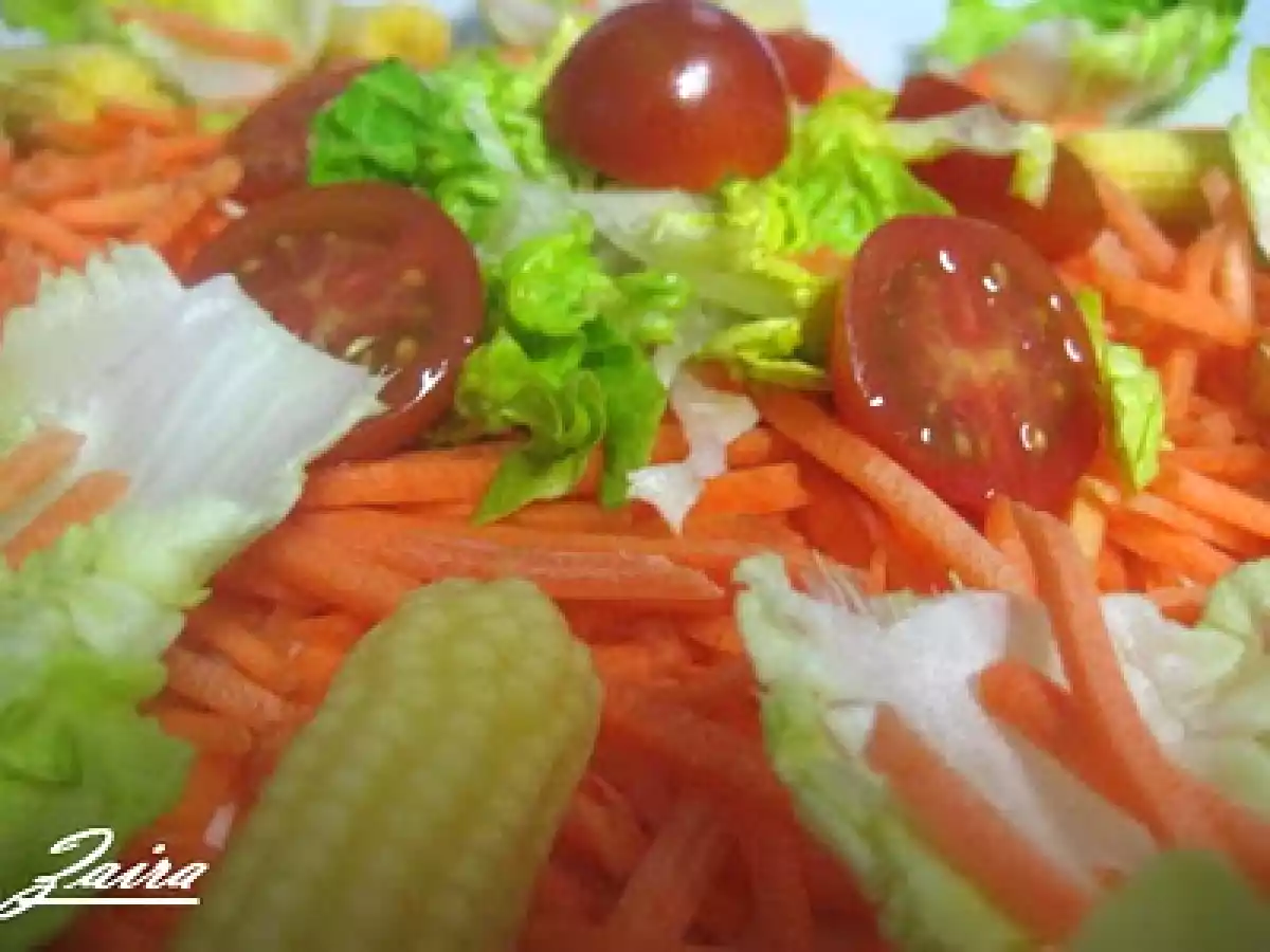 Ensalada de zanahoria, maíz, tomates cherry y cogollos - foto 3