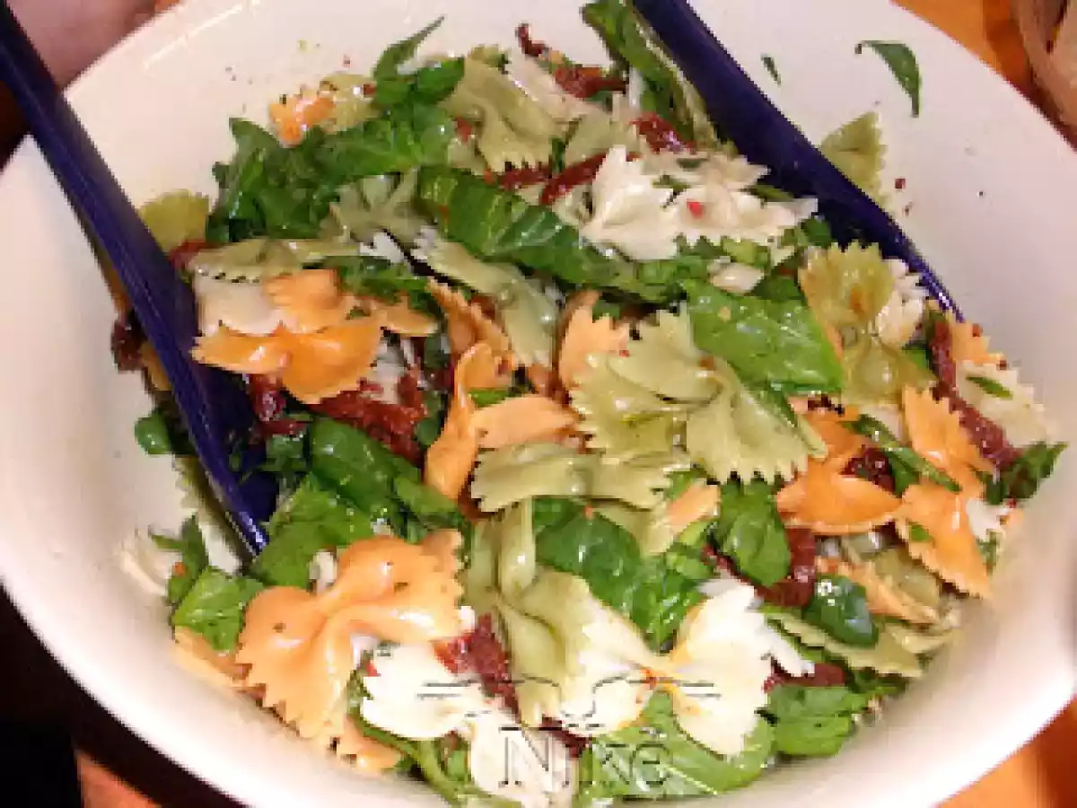 ENSALADA DISOCIADA: ENSALADA DE PASTA CON ESPINACAS