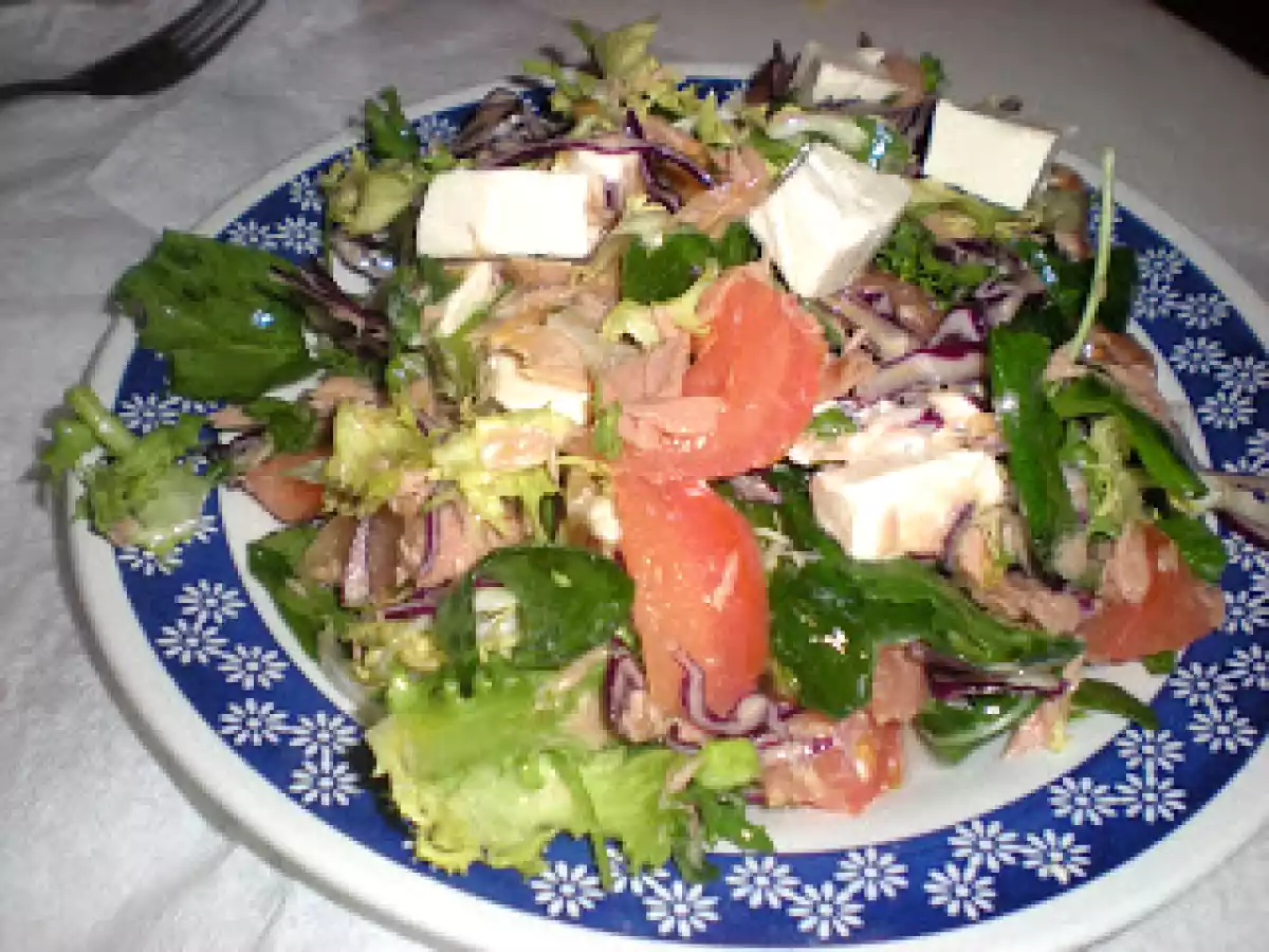 Ensalada fresca con melva