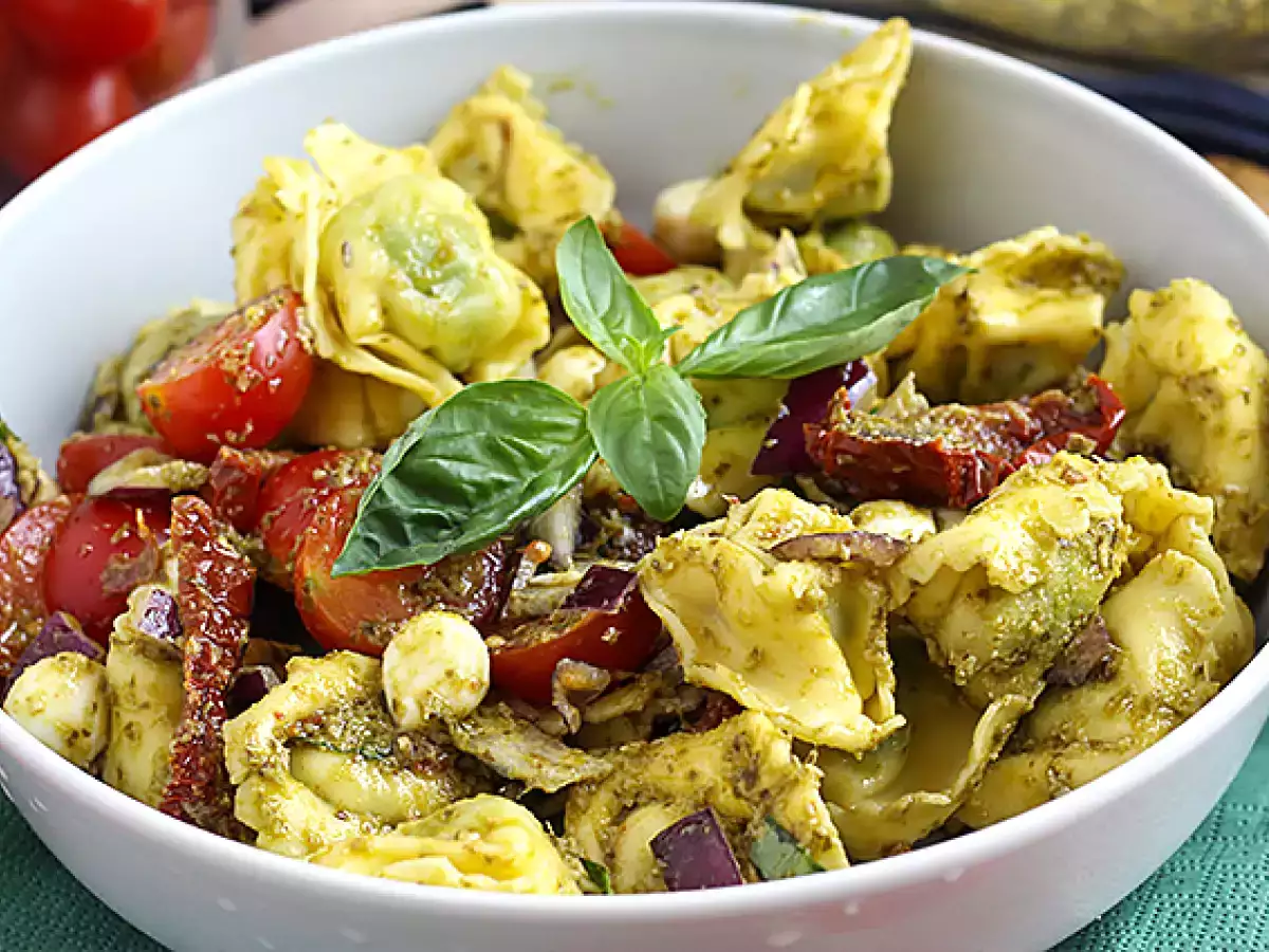 Ensalada fría de tortellini con pesto - foto 5