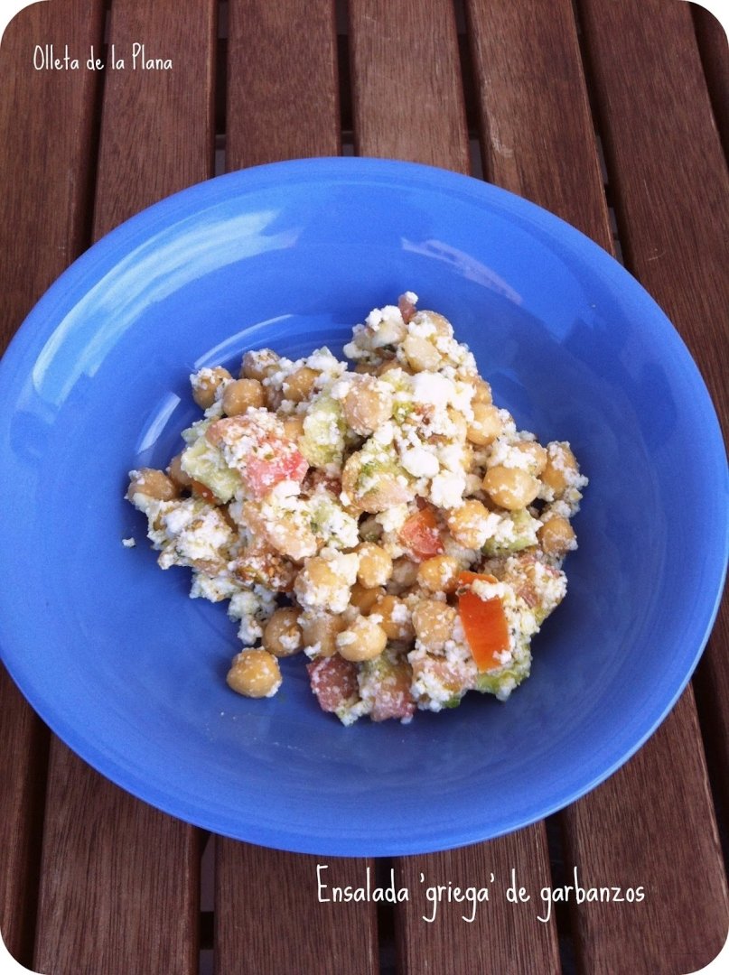 Ensalada 'griega' de garbanzos con requeson Receta Petitchef