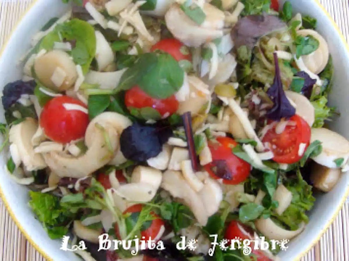 ENSALADA MIXTA DE FIESTA...Y UNA VINAGRETA EMBRUJADA!!!