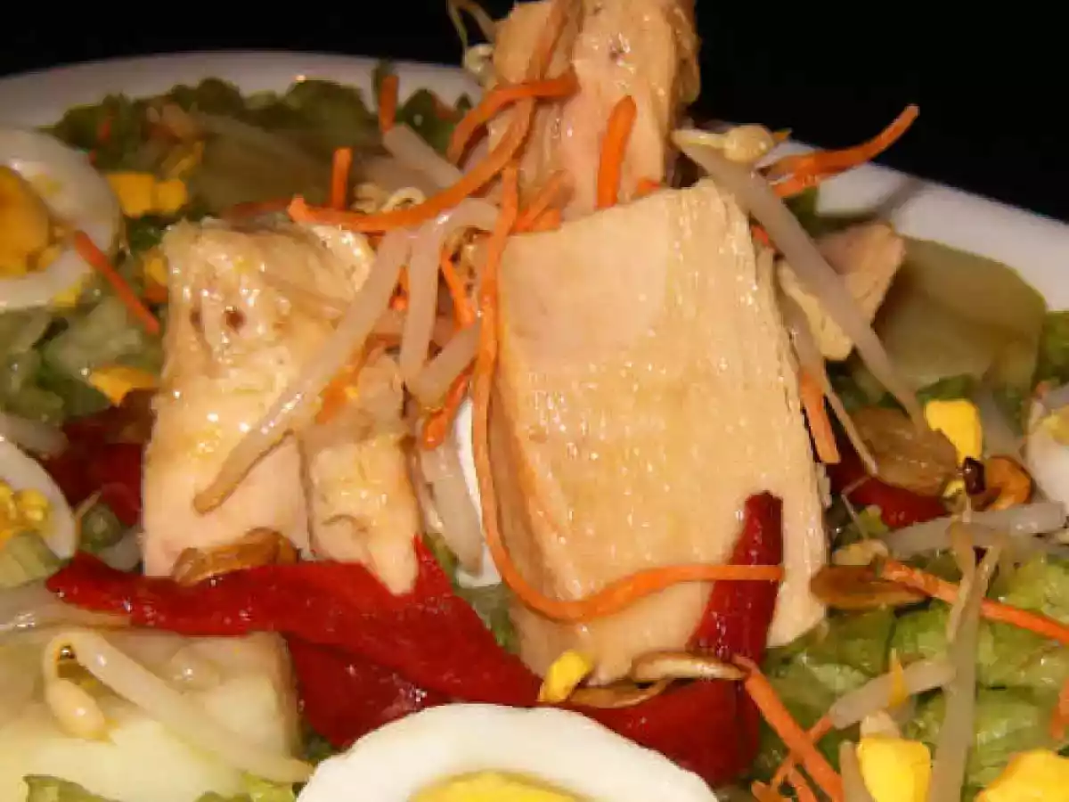 Ensalada templada de atún y pimientos del piquillo