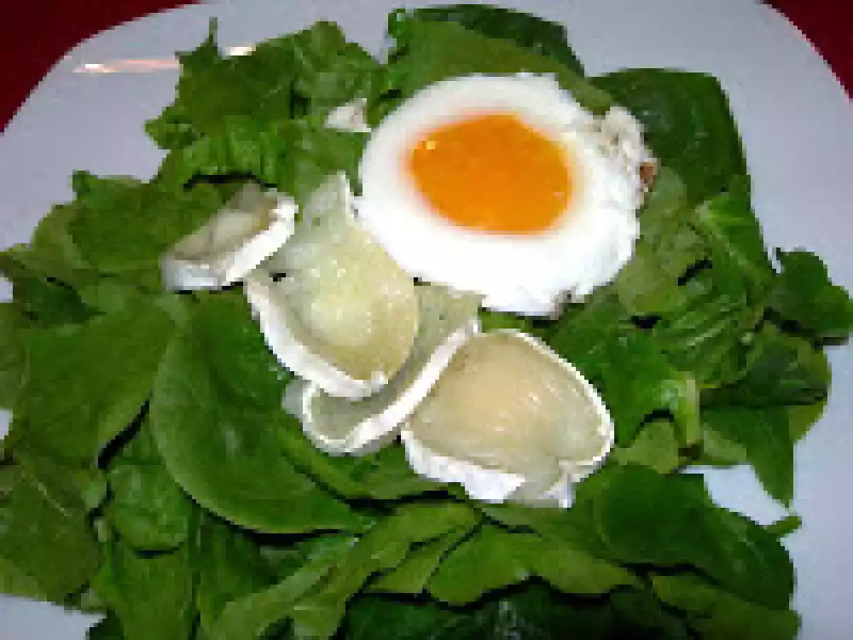 Ensalada templada de espinacas con queso de cabra, huevo y vinagreta de dátiles. - foto 2