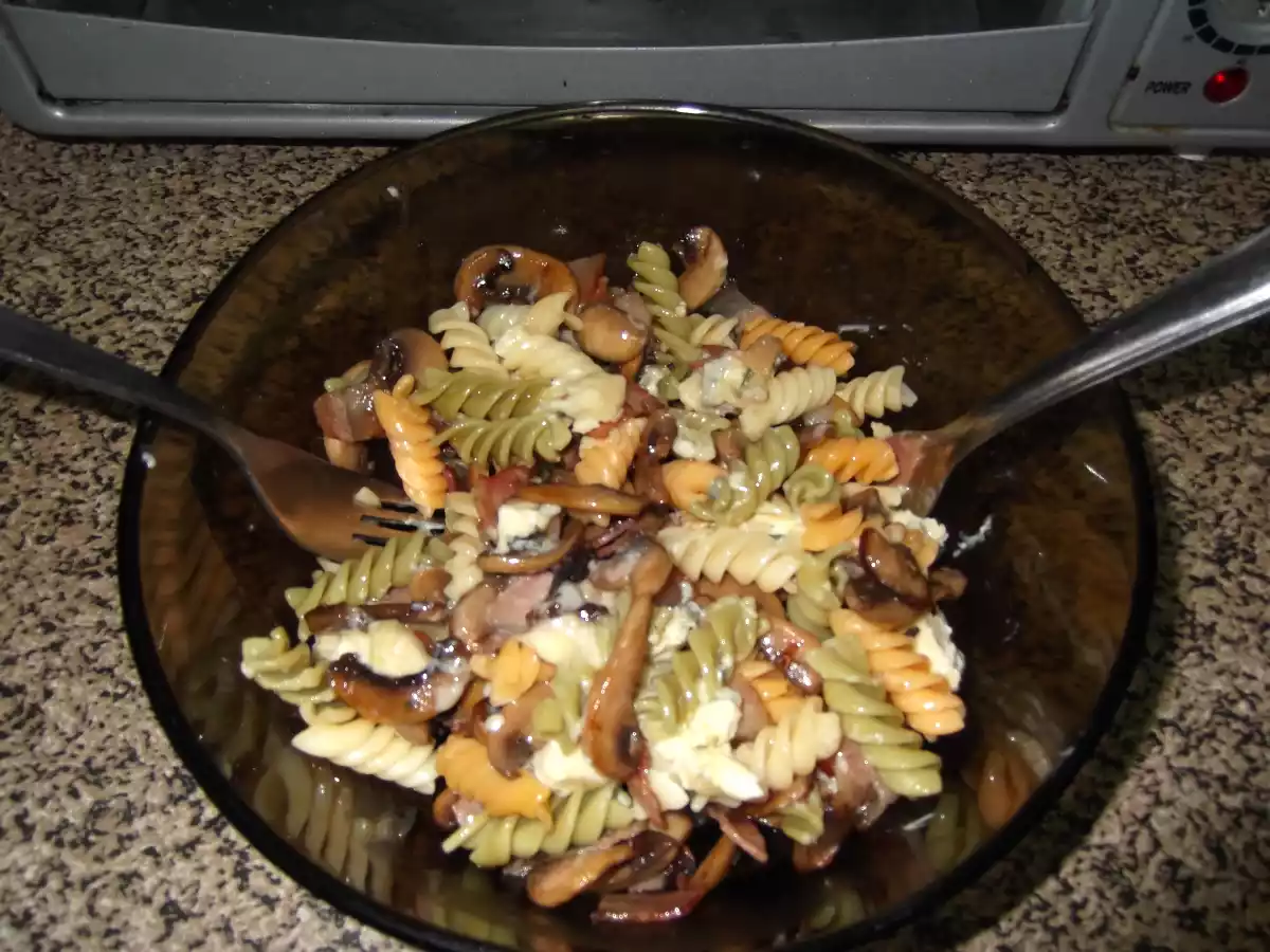 ENSALADA TEMPLADA DE PASTA - foto 2