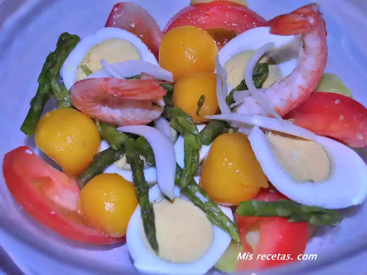 Ensalada tibia de patata, mango y espárragos