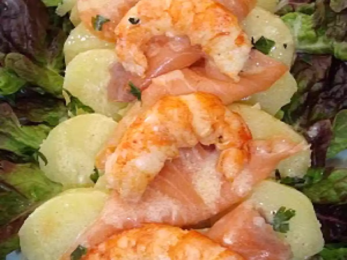Ensalada tibia de patata, salmón y gambones con vinagreta de vino blanco - foto 4