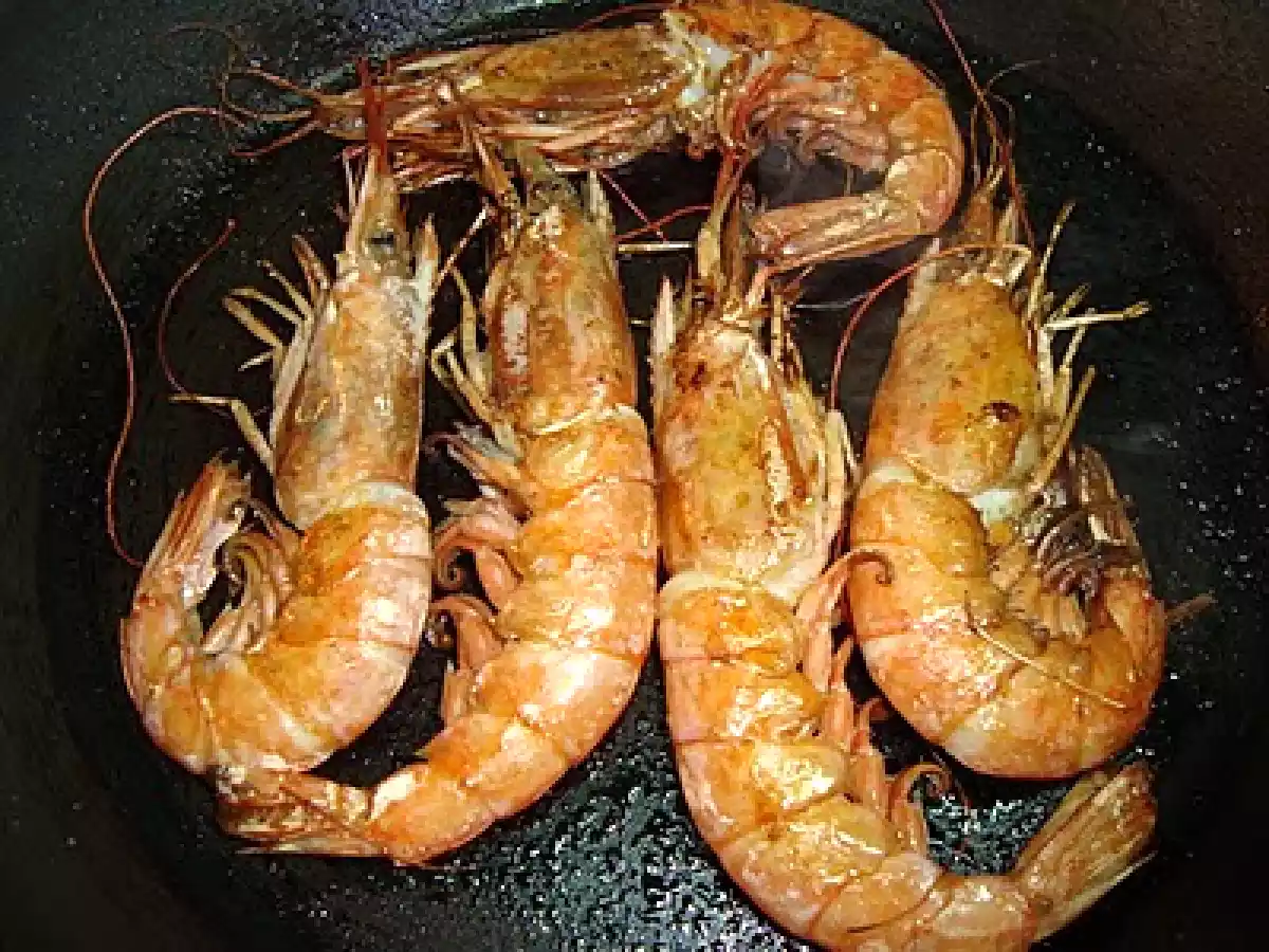 Ensalada tibia de patata, salmón y gambones con vinagreta de vino blanco - foto 5