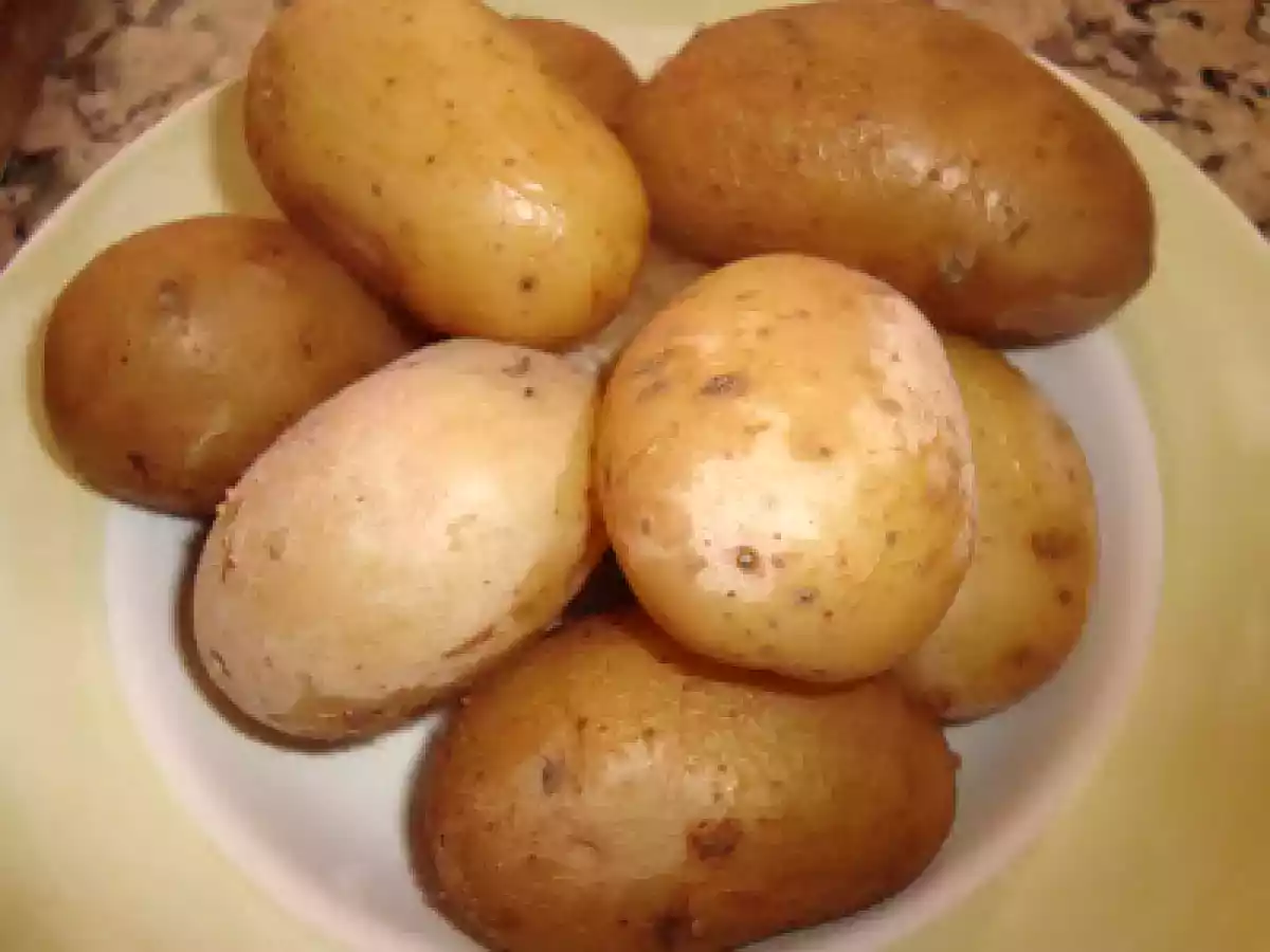 Ensalada tibia de patata, salmón y gambones con vinagreta de vino blanco - foto 6