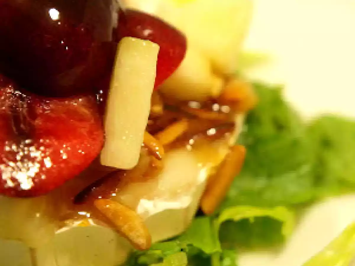 Ensalada tibia de queso, almendras caramelizadas y picotas - foto 5