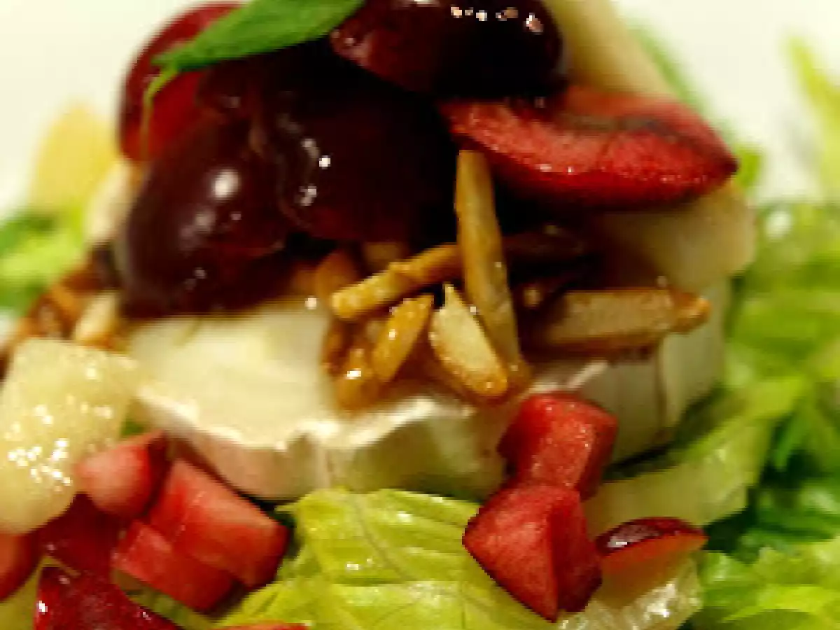 Ensalada tibia de queso, almendras caramelizadas y picotas - foto 6