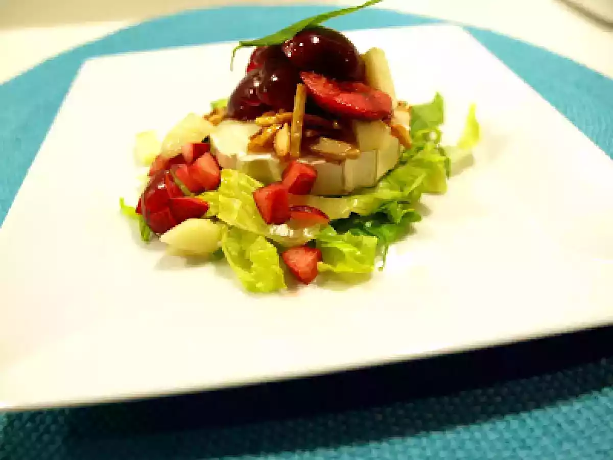 Ensalada tibia de queso, almendras caramelizadas y picotas - foto 7