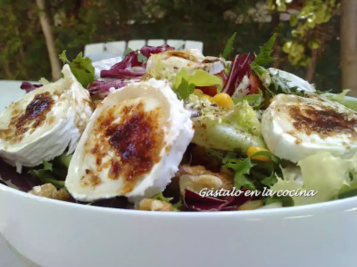 ENSALADA VERDE CON QUESO CARAMELIZADO Y NUECES - foto 2