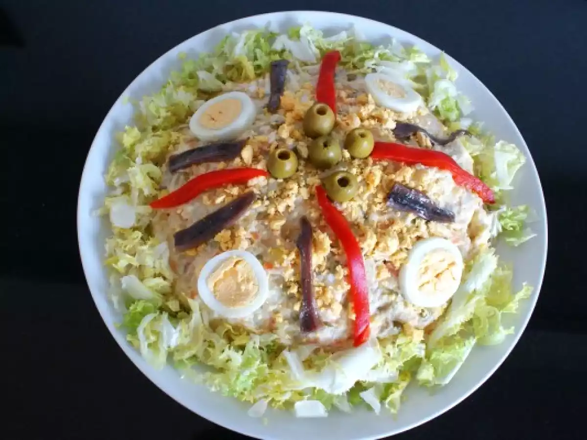 Ensaladilla rusa con atún claro y anchoas del Cantábrico - foto 2
