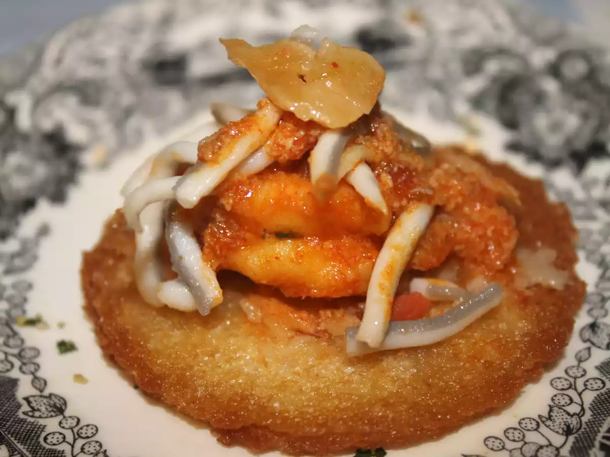 Entrante de revuelto de gula, gamba al ajillo y palometa - foto 2