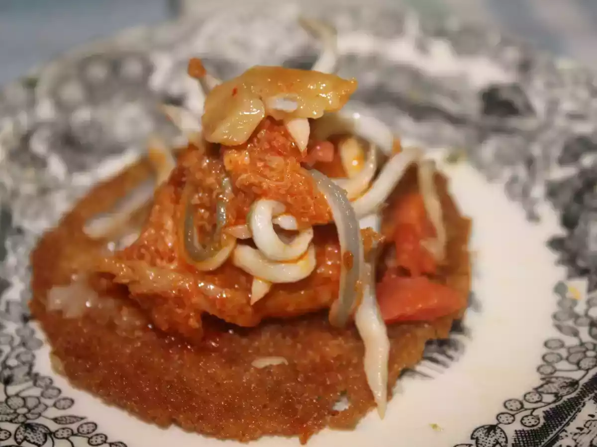 Entrante de revuelto de gula, gamba al ajillo y palometa - foto 3