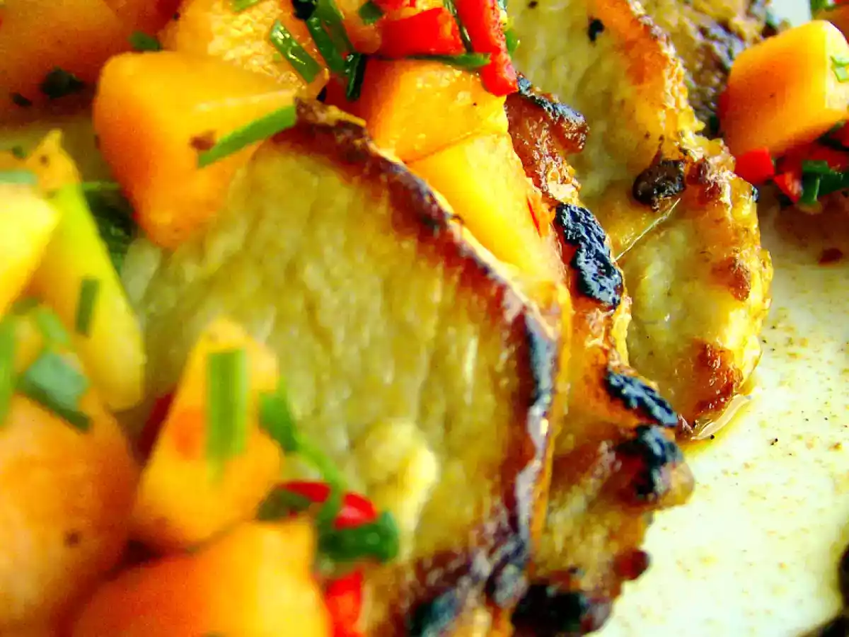 Escalopines de cerdo con relish de melón