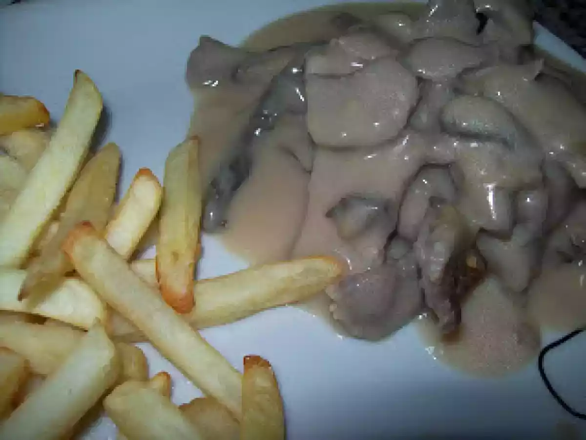 ESCALOPINES DE TERNERA EN SALSA.