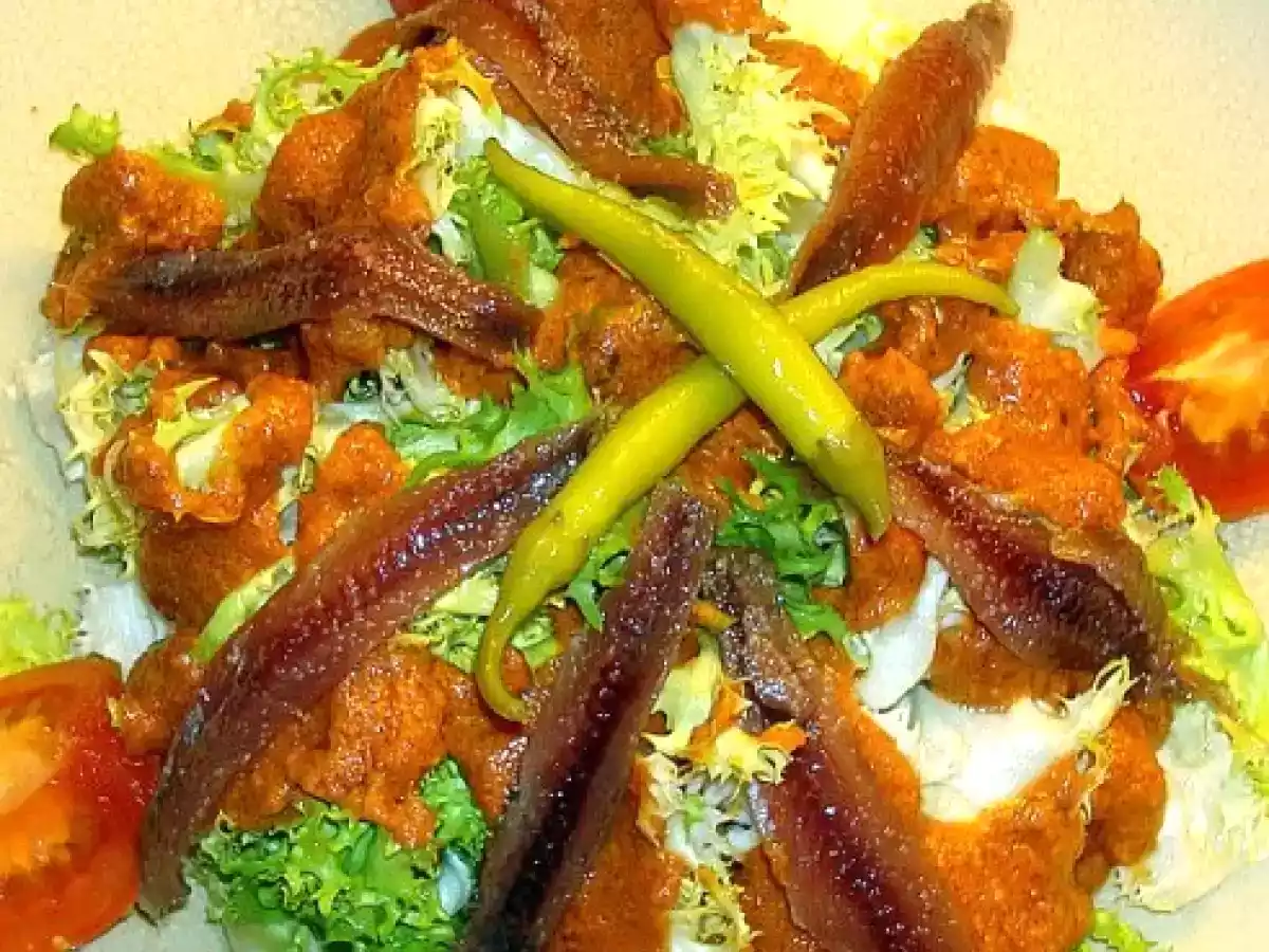 Escarola amb romesco con anchoas del Cantábrico