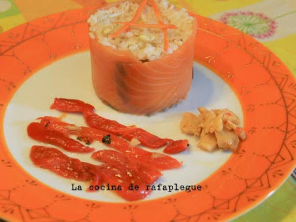 Esgarraet con arroz y salmón ahumado.