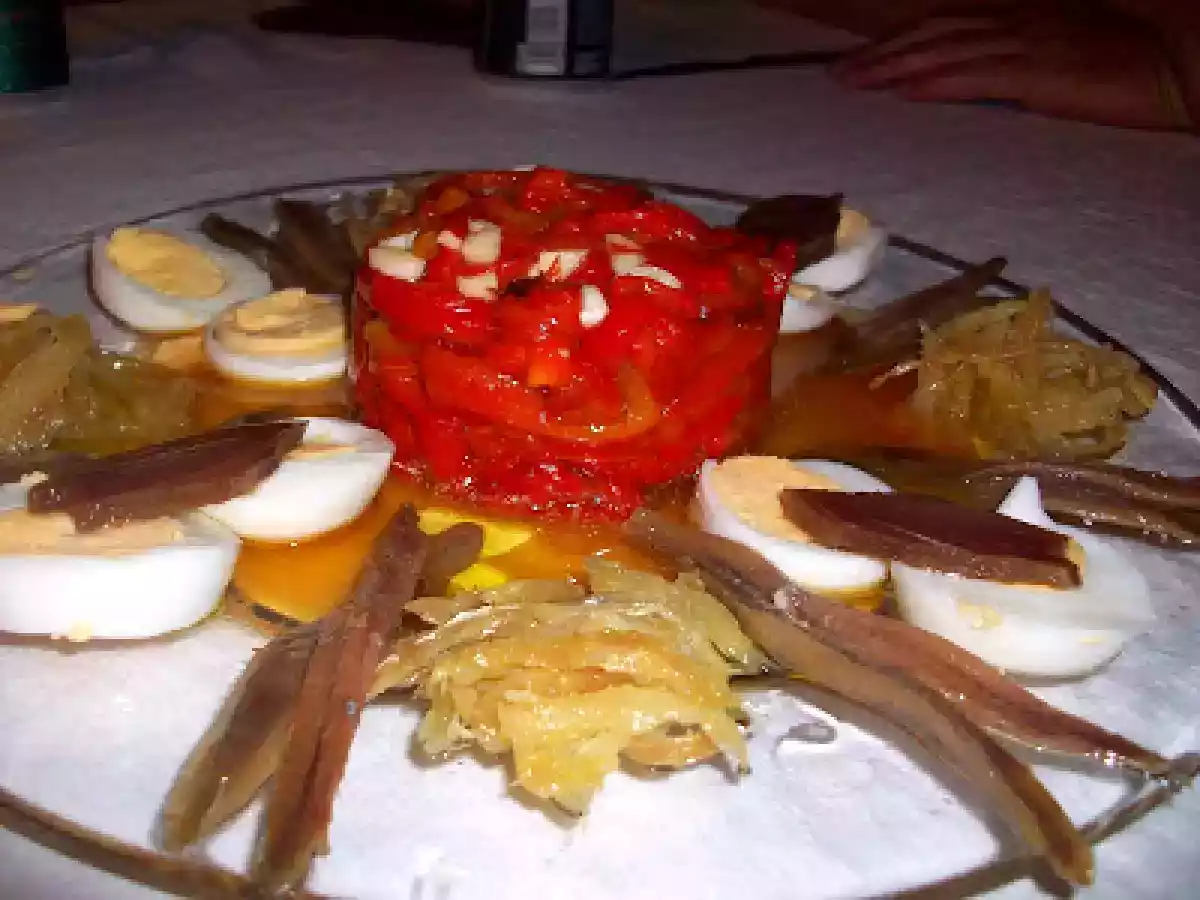Esgarraet de pimientos, anchoas y mojama - foto 2