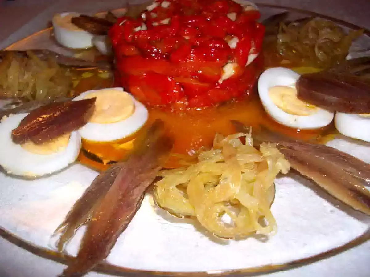 Esgarraet de pimientos, anchoas y mojama - foto 3
