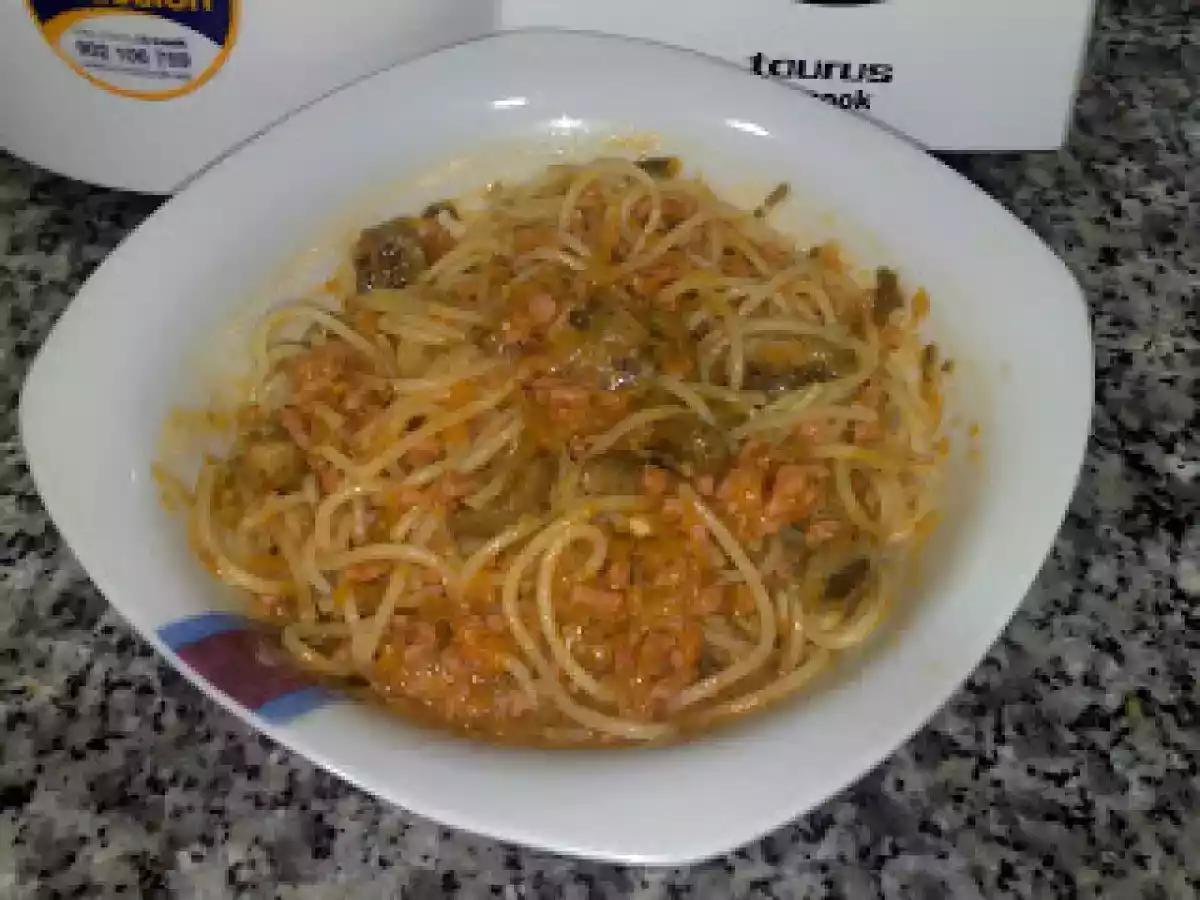 Espaguetis a la boloñesa con champiñones
