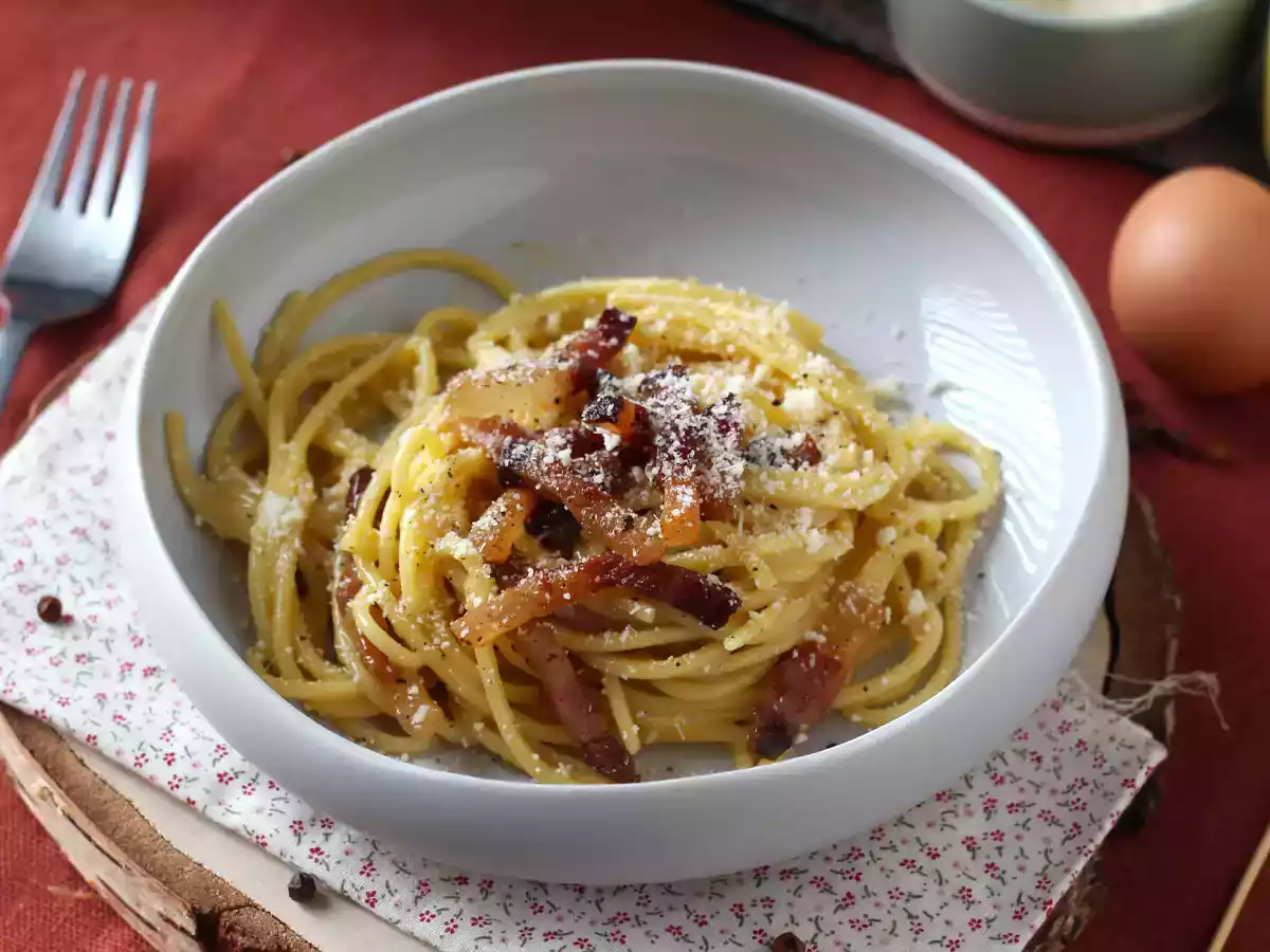 Espaguetis a la carbonara, la receta tradicional italiana - foto 3