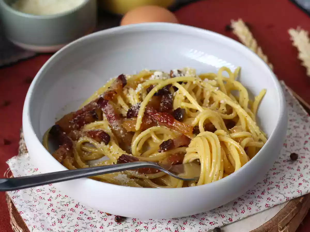 Espaguetis a la carbonara, la receta tradicional italiana - foto 4