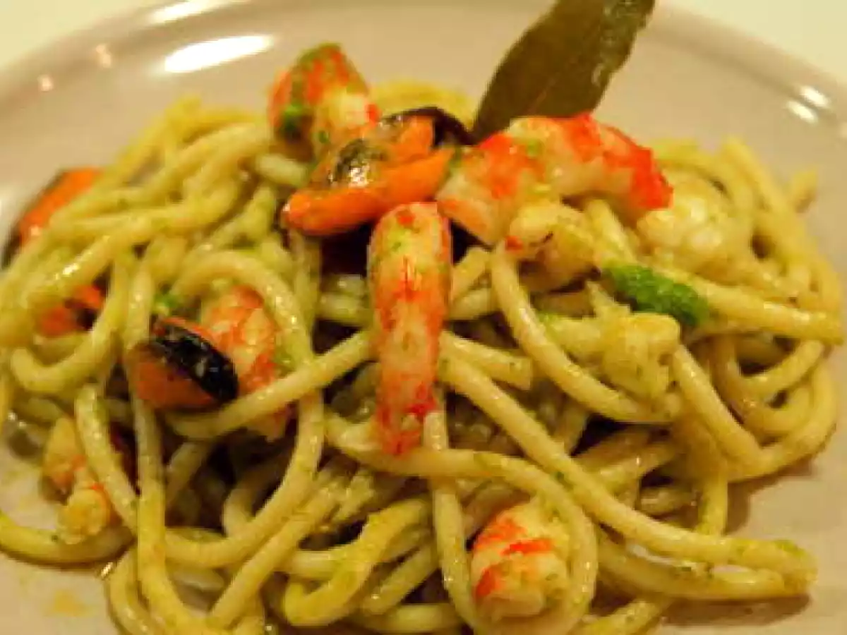 espaguetis a la marinera con pesto - foto 3