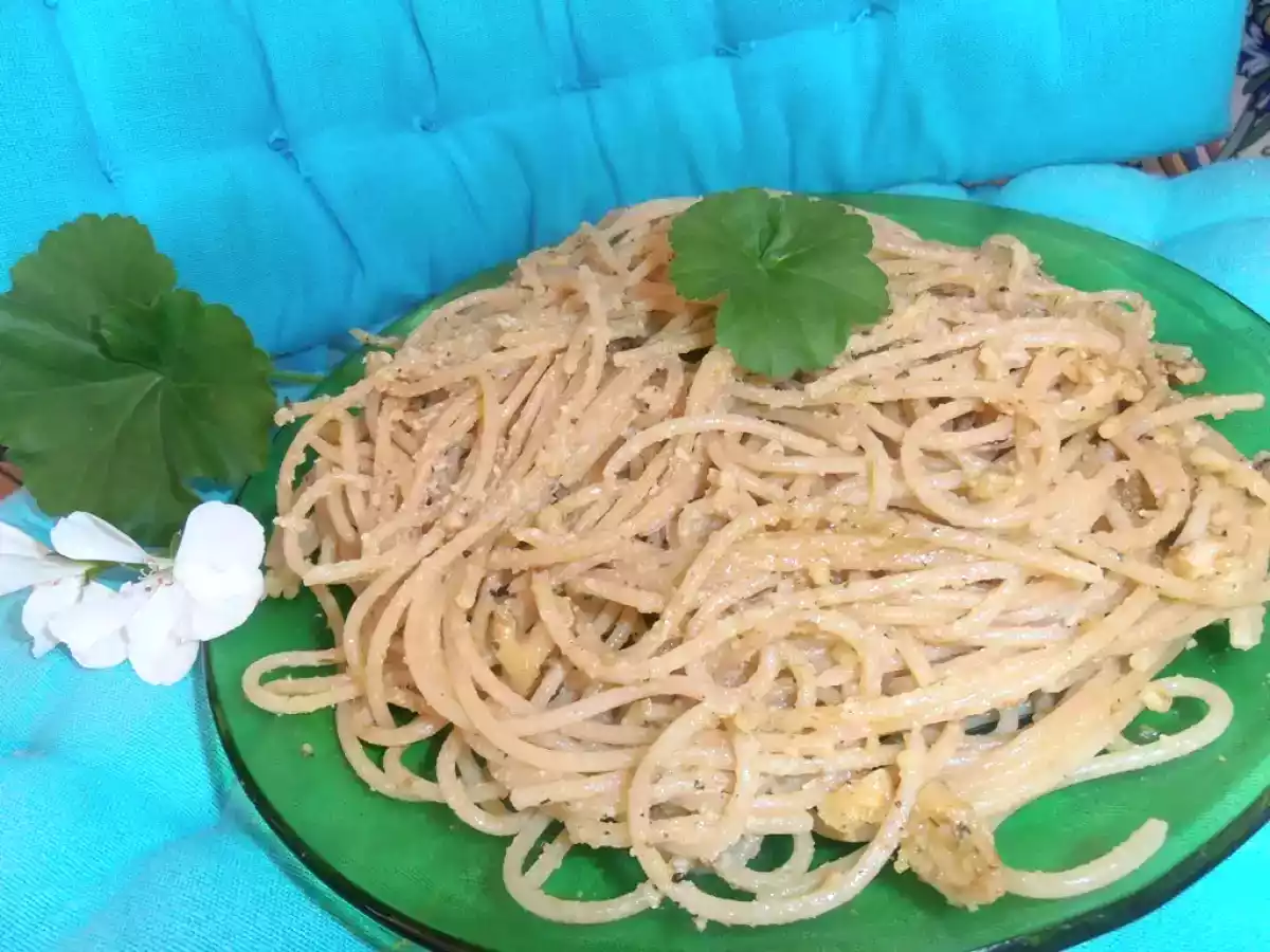 Espaguetis al pesto en el microondas