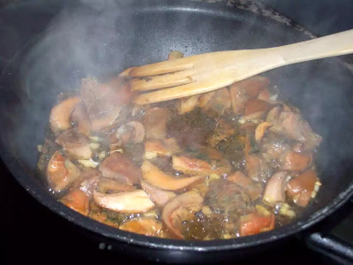 Espaguetis all'aglio e peperonccino con niscalos y salsa al vino - foto 5