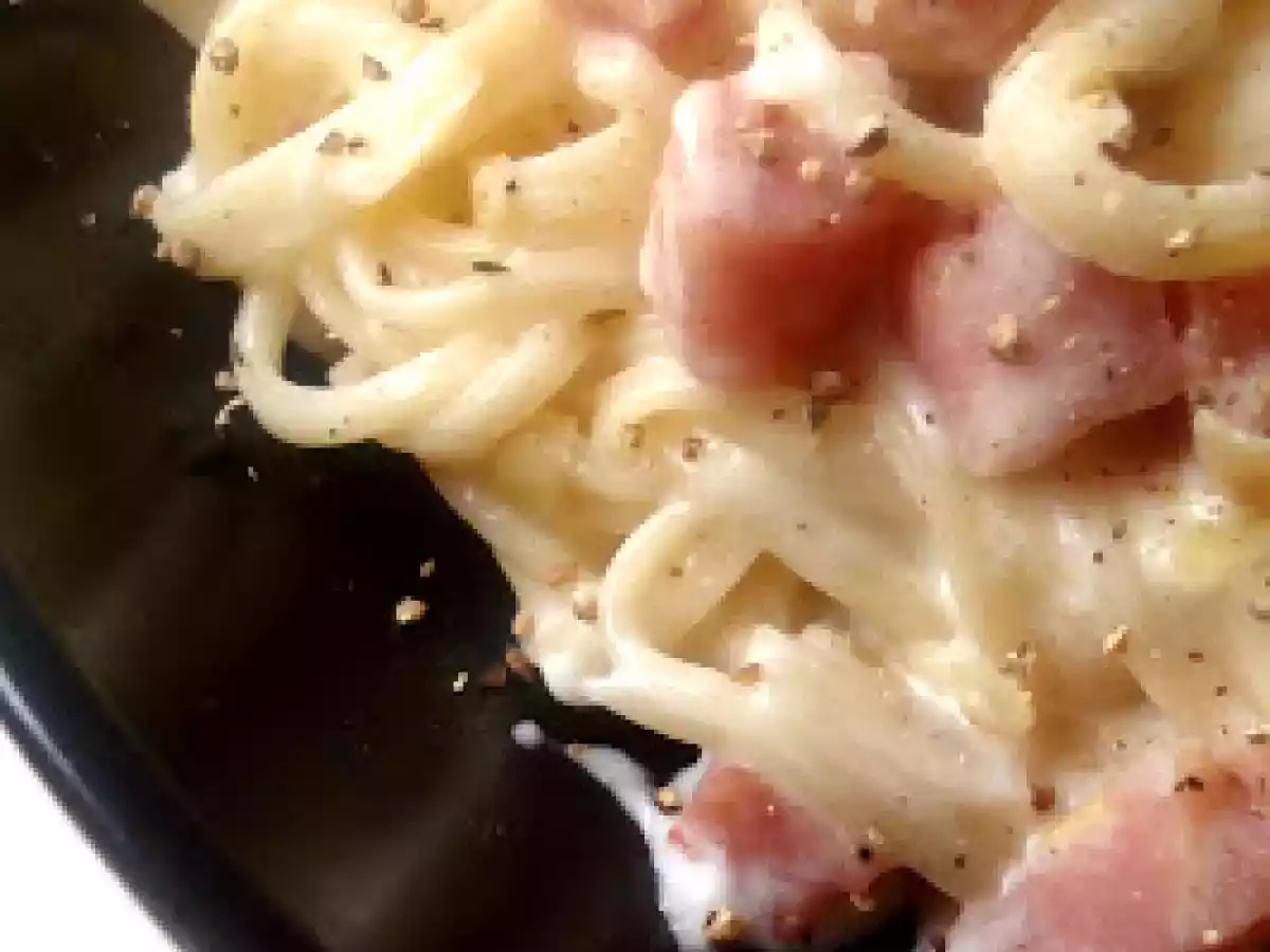 ESPAGUETIS CARBONARA (VERSIÓN LIGERA)