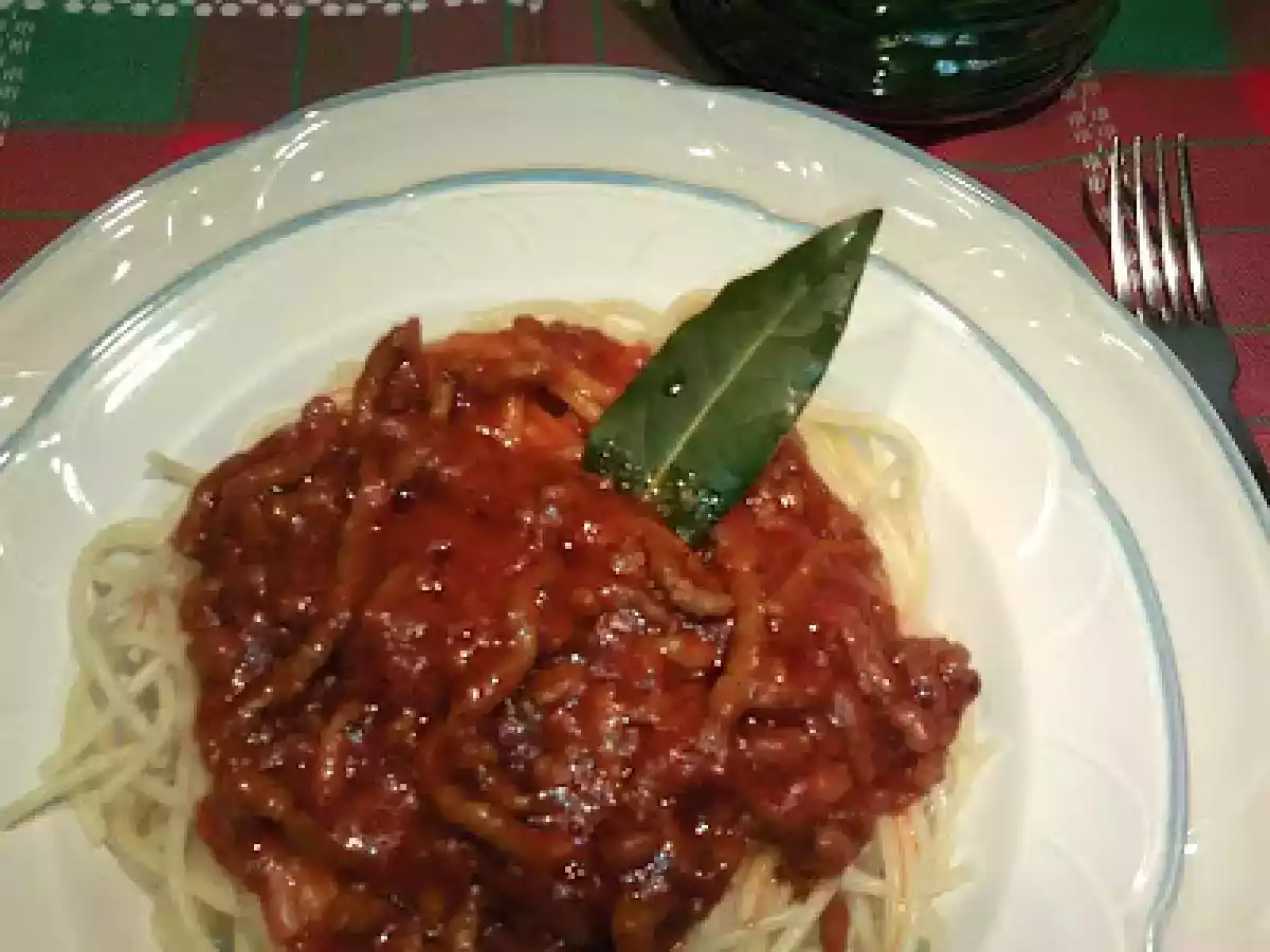 ESPAGUETIS CON CARNE DE VACUNO Y CERDO AL VINO DE MALAGA - foto 2