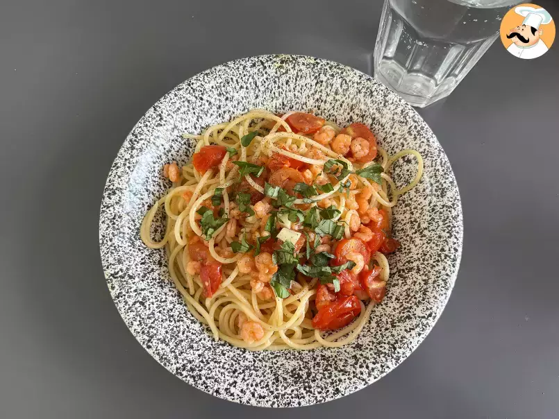 Espaguetis con gambas y tomates cherry, una receta rápida y sabrosa para el día a día, foto 3