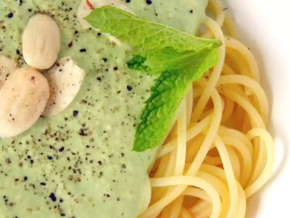 Espaguetis con pesto