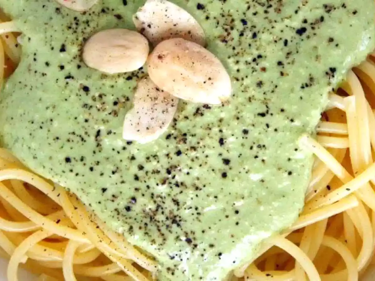 Espaguetis con pesto - foto 2