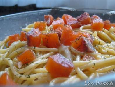 Espaguetis con Salmón Marinado Casero
