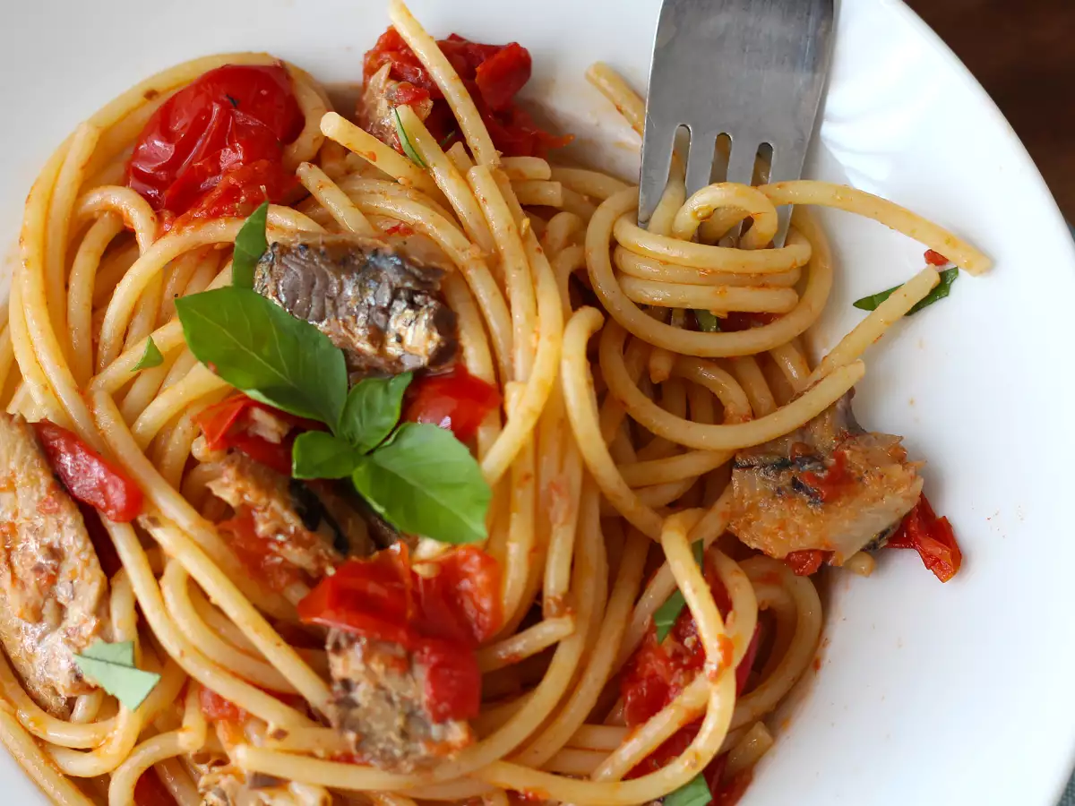 Espaguetis con sardinas: una receta fácil, rápida y económica - foto 2