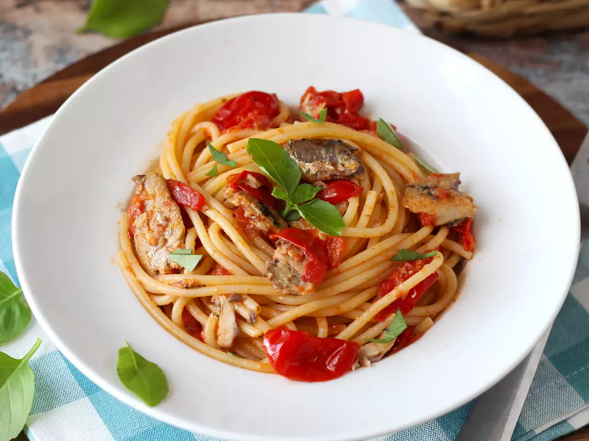 Espaguetis con sardinas: una receta fácil, rápida y económica - foto 3