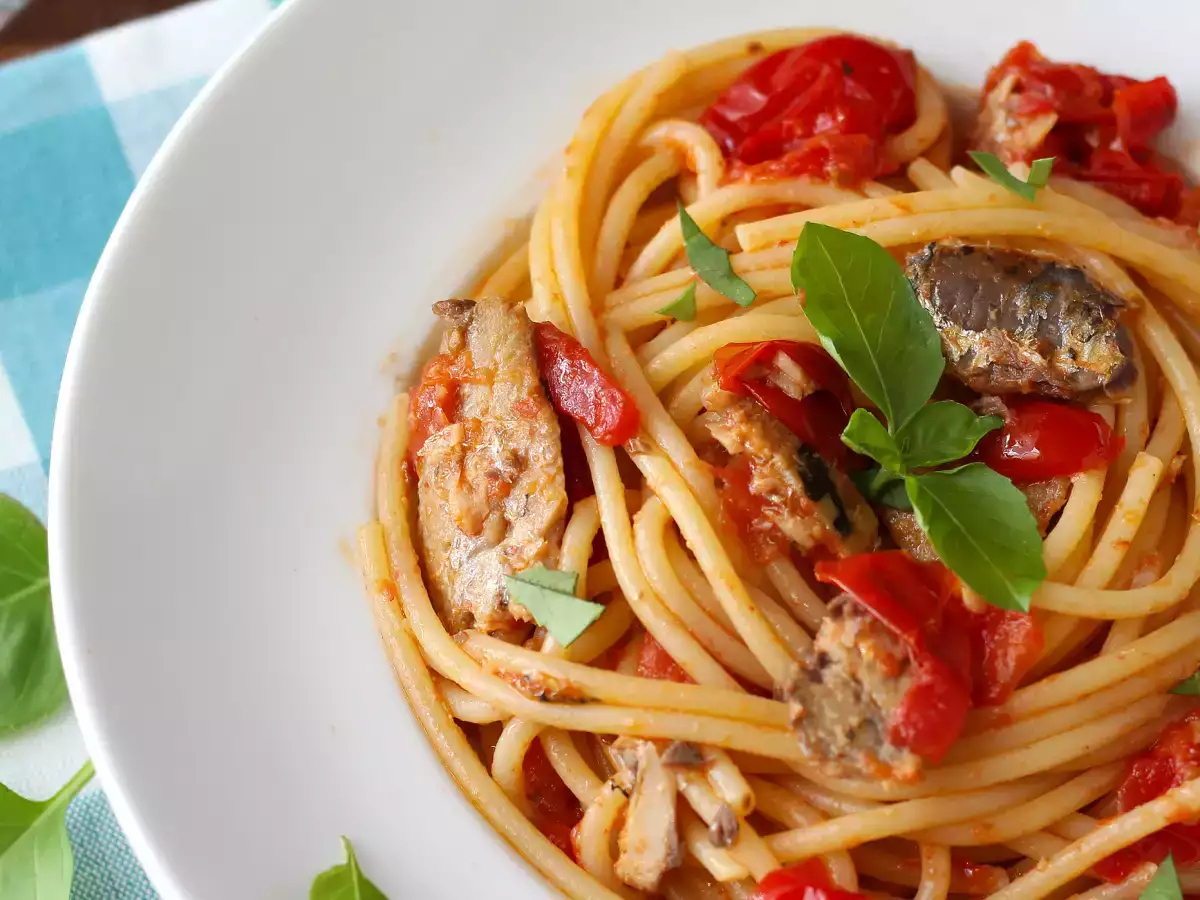 Espaguetis con sardinas: una receta fácil, rápida y económica - foto 4