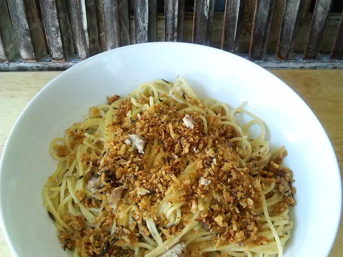 Espaguetis con sardinas y migas de pan - foto 5