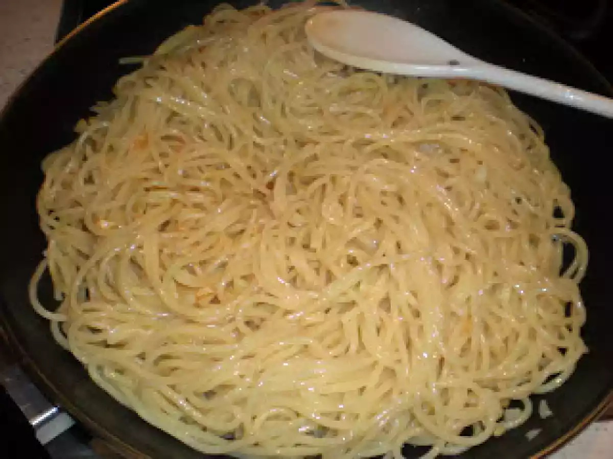 Espaguetis con setas y chirlas - foto 3