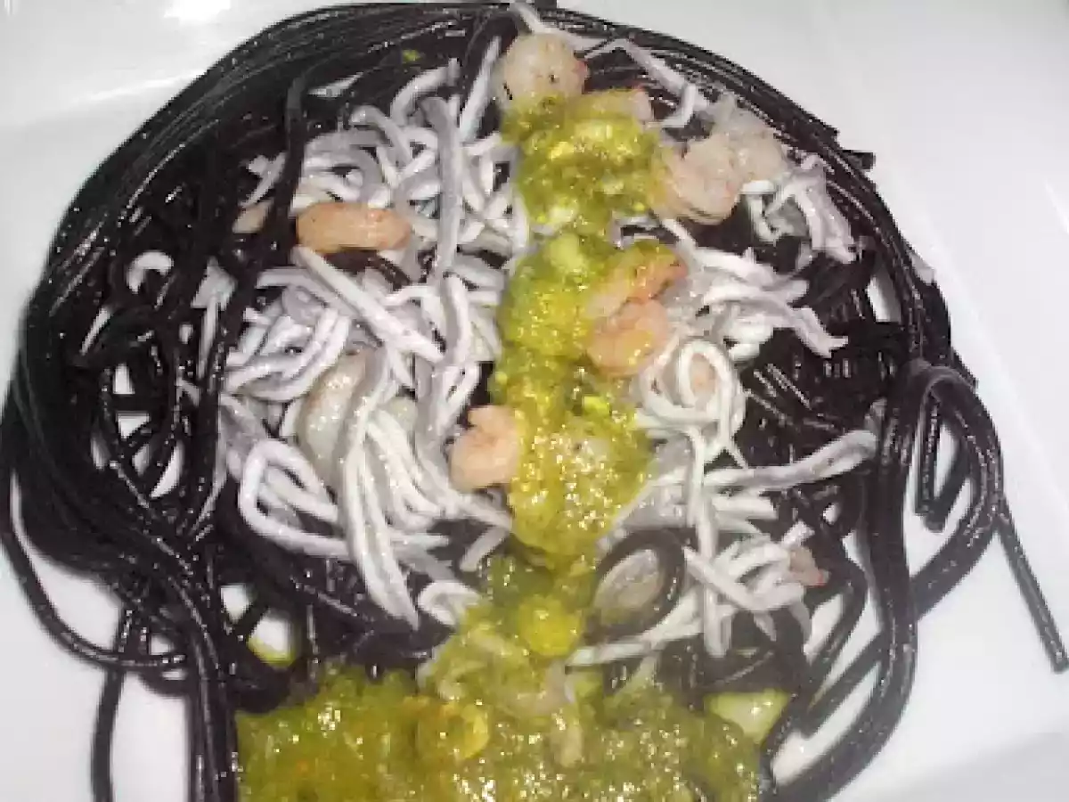 ESPAGUETIS DE SEPIA AL PESTO DE PISTACHOS - foto 2