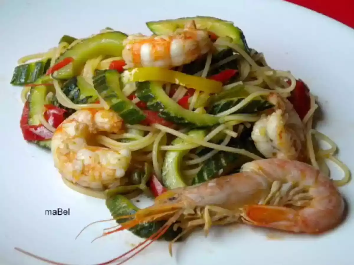 Espaguettis con gambas y calabacin ( Jamie Oliver) - foto 2