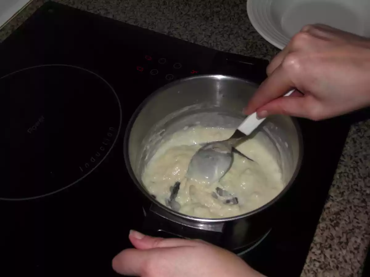 ESPAGUETTIS CON SALSA DE REQUESÓN Y BACON - foto 2