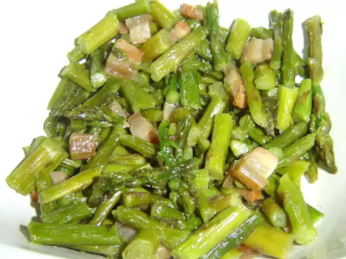 ESPARRAGOS CON PANCETA