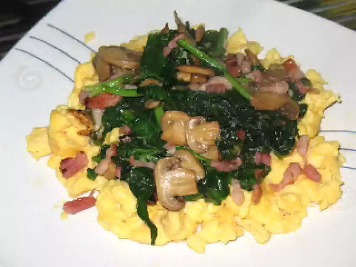 Espinacas con bacon en salsa de miel y jerez