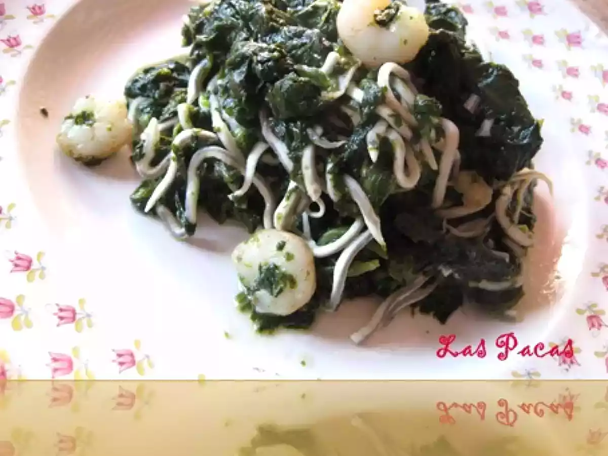 Espinacas con Gulas y Gambas