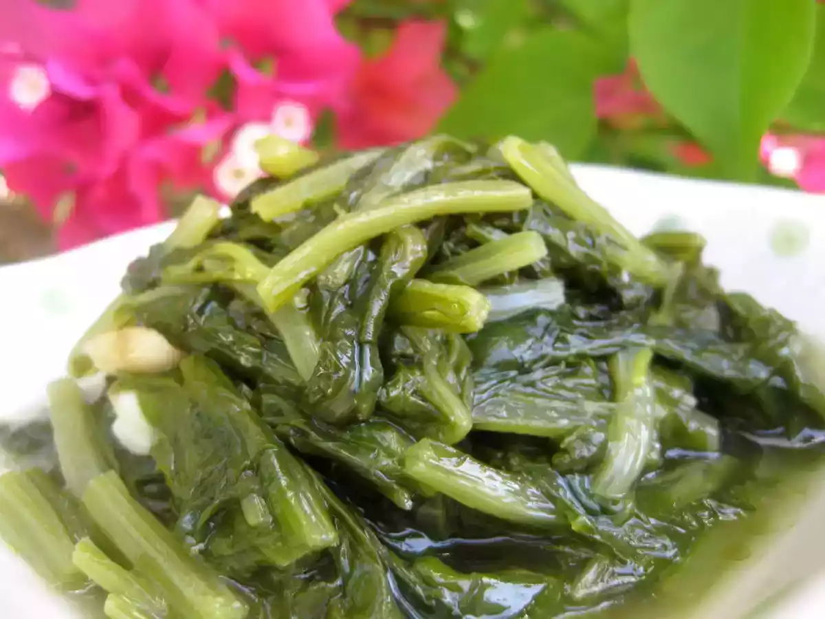 Espinacas rehogadas con ajo (con y sin Thermomix)